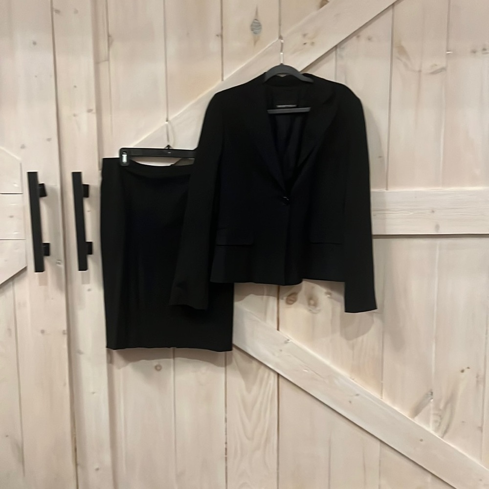 Sharp Georgio Armani thin pinstripe skirt suit